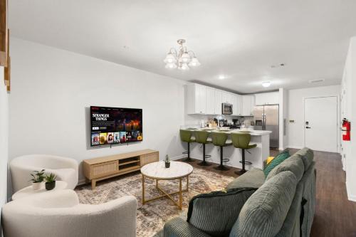 Newark Apartment | Traveler Haven XL NYC & NWK with free parking