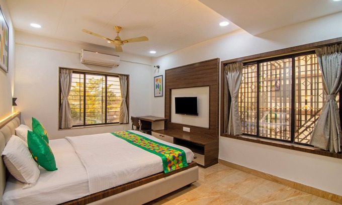 New Town Hotel | Treebo Petals Suites & Banquet - New Town