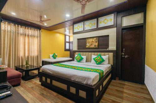 Sarnath Hotel | Treebo Saumendra Residency