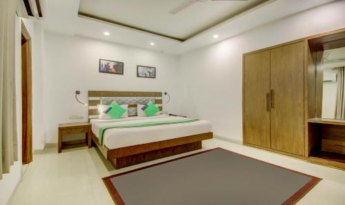 Naraina Hotel | Treebo The Kings Plaza