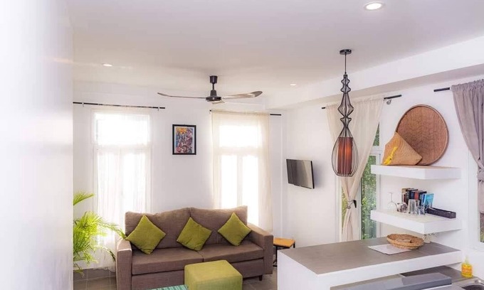 Siem Reap Villa | Treetop Bungalows with kitchen in local village with free bikes 2km to Pub St