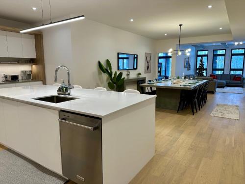 Mont-Tremblant Apartment | Tremblant Luxe 3BR Pet-friendly, Entertainment!