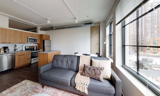 Eisenhower East Apartment | Trendy 2BR in The Foundry Near Amazon w/ Gym
