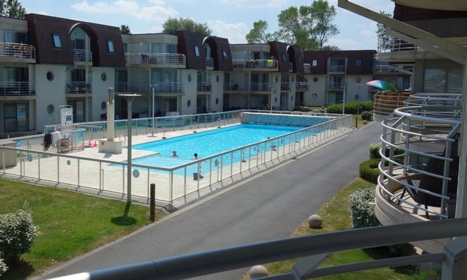 Bredene Apartment | Trendy app. with pool, closeby dunes/beach/nature