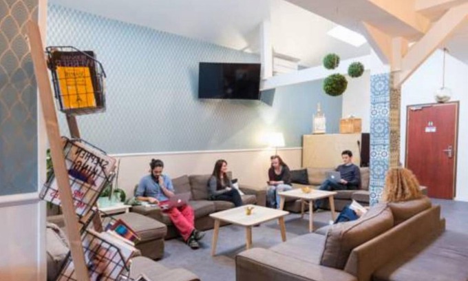 Petit-Ivry Hostel | Trendy Hostel