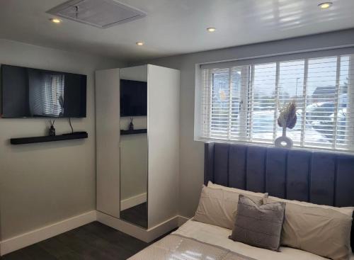 Chatham House | Trendy Studio With A Private Garden