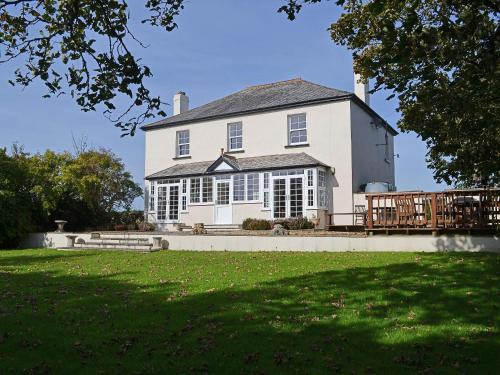 Stratton House | Trew House