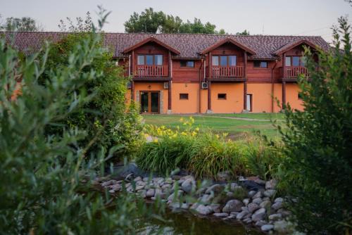 Badin House | Tri Duby Golf Apartments