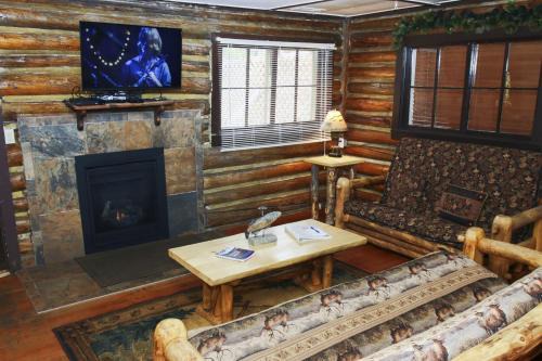 Estes Park House | Triple R Cottages- 1 cabin