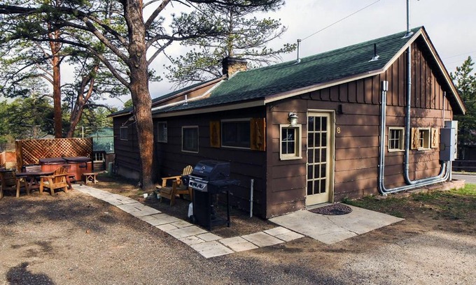 Estes Park House | Triple R Cottages- 8 cabin