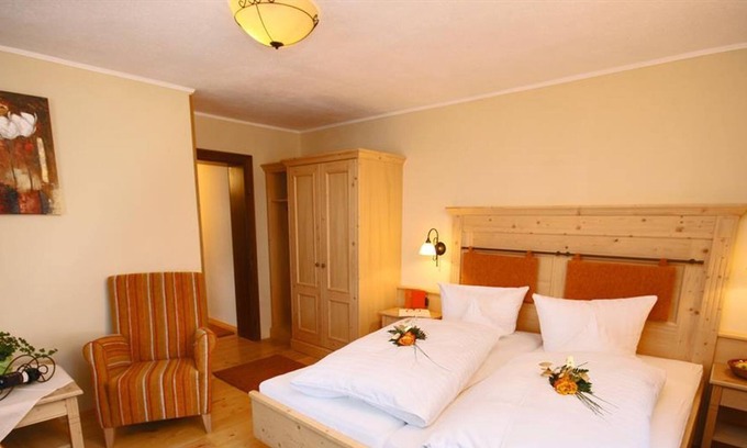 Hirschegg House | Triple room with shower, WC "44" - Herzen`s Landhaus