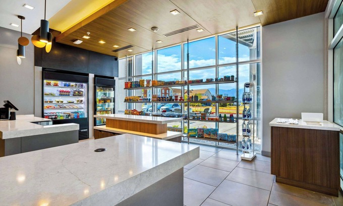 Southeast Colorado Springs Hotel | Tru By Hilton Colorado Springs Airport