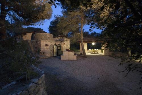Santa Caterina House | Trullo in the Wood