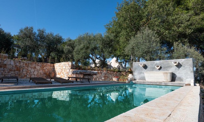 Ostuni House | Trullo with Pool