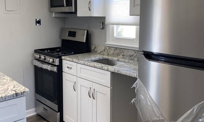 South Beach Haven House | Tucked away in Holgate is this newly renovated pet friendly gem