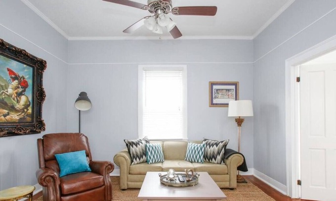 East Carrollton House | Tulane U: 5 beds, 2 bath, Parking!, Walk to Campus!