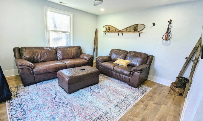 Sandy Cottage | Turn of the Century 3-bedroom Cottage Retreat