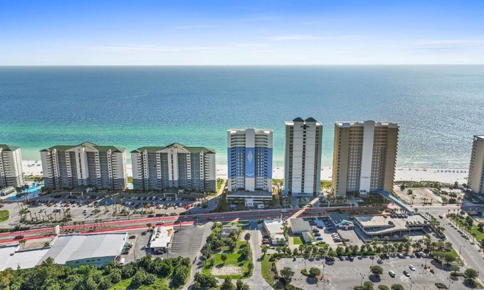 Long Beach Apartment | Twin Palms Beach Resort by Panhandle Getaways