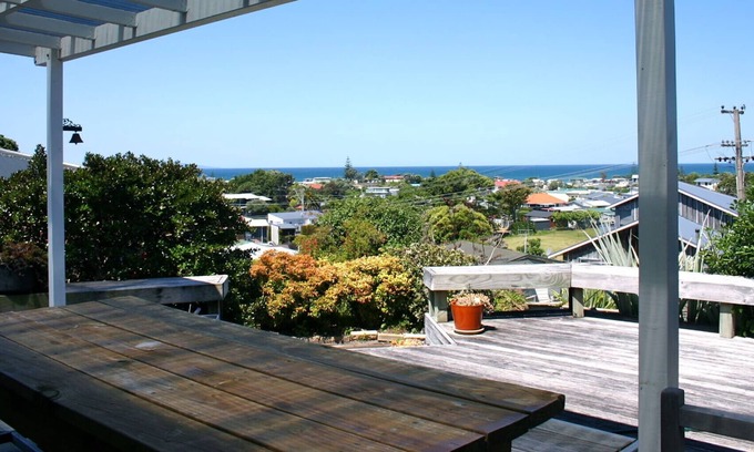 Waihi Beach Cottage | Twin Views - Waihi Beach Holiday Home