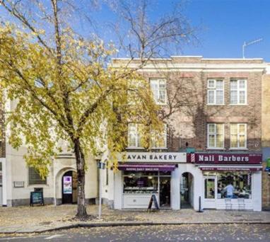 Richmond-upon-Thames Apartment | Two Bed High Street Flat