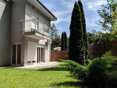 Zagreb House | Two Forrest-Hugging Townhomes