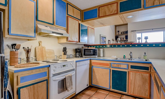 El Prado Condo | Two-Story Dog-Friendly Condo w/Private Patio, Free WiFi, Wood Fireplace, Views