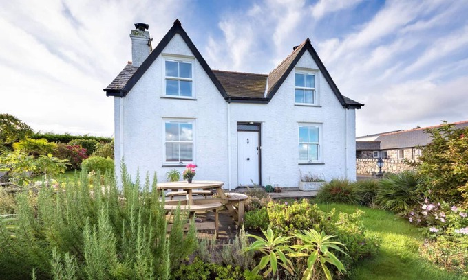Bwlchtocyn House | Tyddyn Talgoch Isaf in the beautiful Pwllheli