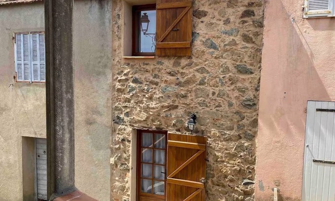 Piana House | Typical little house in the village of Piana
