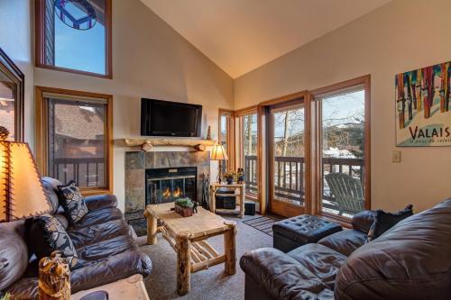 Four O'Clock Apartment | Tyra Aspen 8 by Great Western Lodging