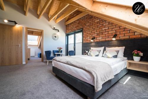 Debki Bed & Breakfast | U przyjaciol - Debki