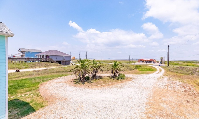Surfside Beach House | Ultimate | Beachfront | Beach Access | Fenced Yard