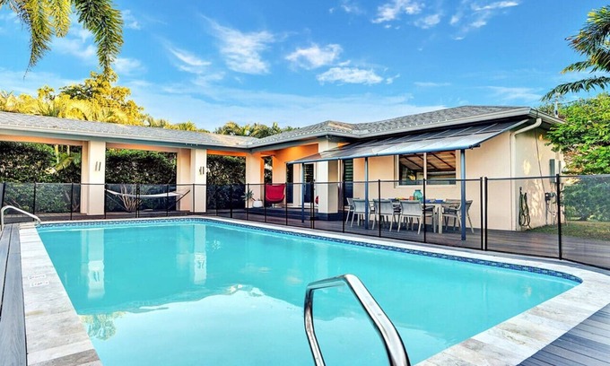 Dania Beach Villa | Ultimate Retreat 6BR/3BA Villa near Beach
