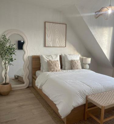 Mondeville Apartment | Un cocon où le temps s arrête