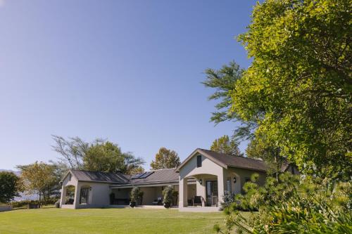 Paarl House | Under Oaks Guesthouse
