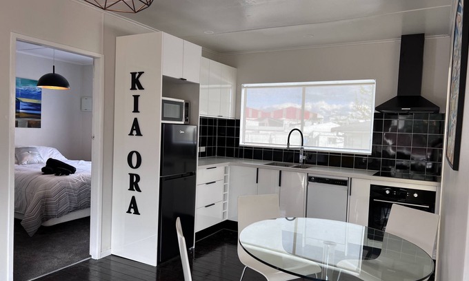 Rotorua House | Under Walnut Tree