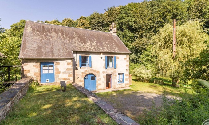 La Trinite Cottage | Unique medieval mill with authentic charm and pets accepted