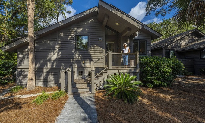 West Beach Cottage | Unique upscale 3 bdrm, 3 bath Oceanwoods cottage on lagoon; 150 yds from beach.