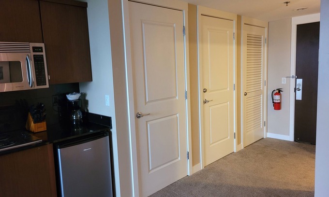 Lake Las Vegas Condo | "Unleash Your Ultimate Escape at the Spectacular Lake Las Vegas Retreat!