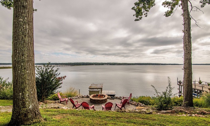 Littleton House | Unsalted View-topia: main lake home 1 mile from stores/restaurants