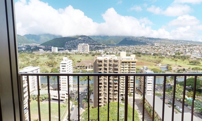 Waikiki Condo | Updated 22nd Floor Waikiki Condo - Free parking & WiFi - Ideal for large family! by Koko Resort Vacation Rentals