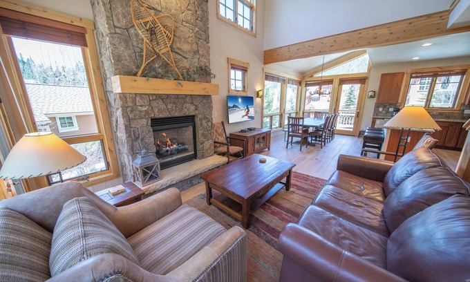 Keystone House | Updated Cabin with Pool & Hot tub Access
