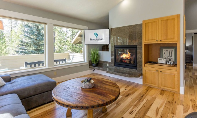 Deer Park House | Updated Home King Master, Fireplace, Hot Tub- OLLA17