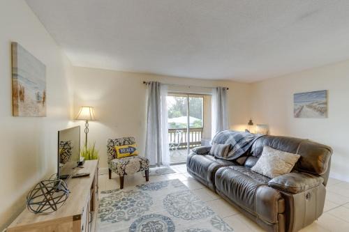 Gulf Gate Estates Apartment | Updated Sienna Park Condo - 4 Miles to Siesta Key!