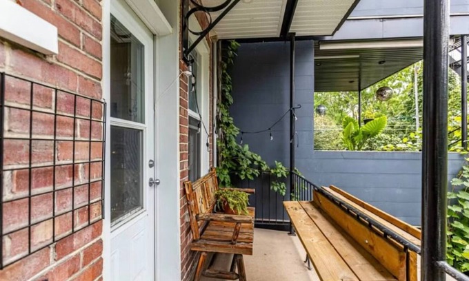 Mile End Apartment | Upscale 1BR studio in MTL (Mile-End)