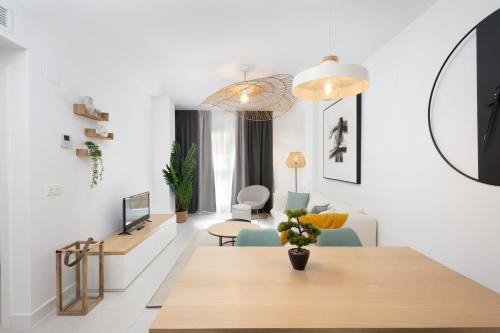 Centro Apartment | URBAN COMFORT - Pool & Parking