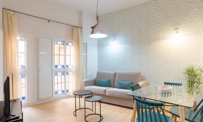 La Merced Apartment | Urbe10 Plaza de la Merced 1 Bedroom Apartment (2A)