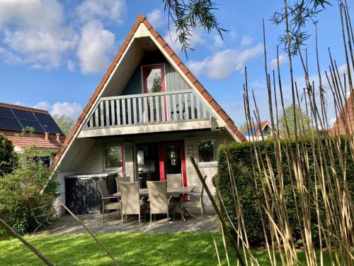 Anjum House | Urlaubsruhe 6 Pers Holiday home w terrace close to National Park Lauwersmeer