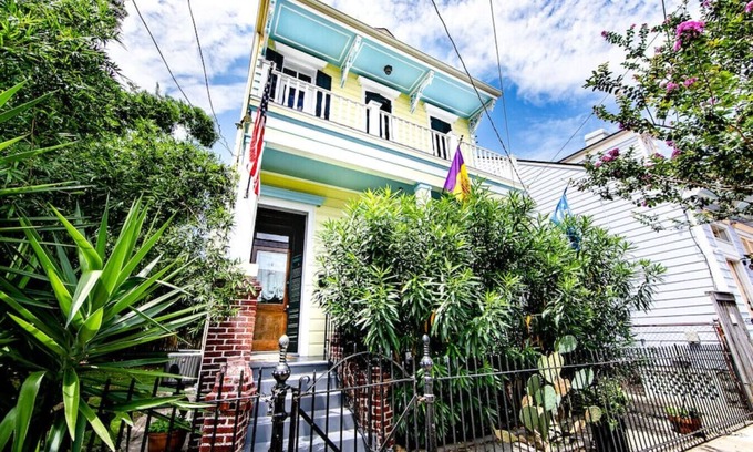 Treme House | Ursulines Historic Creole Mansion Steps to QTR Historic Getaways