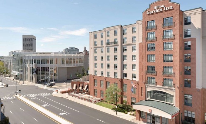 Central Business District Hotel | Hilton Garden Inn Worcester
