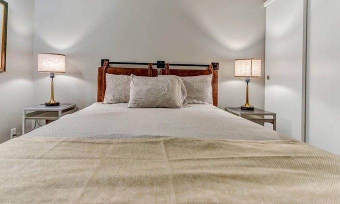 Downtown Denver Apartment | 850 m² Apartment ∙ 2 bedrooms ∙ 4 guests